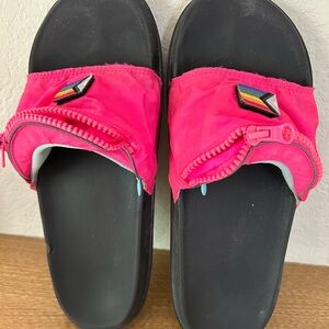 Nike. beTrue Pink Zip-Detail Slide Sandals hidden zippers, unisex Sz 10